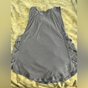 Lululemon periwinkle top
